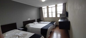 Minibar, free WiFi, bed sheets - Hotel La Rocca, Goiânia  (Goiania)