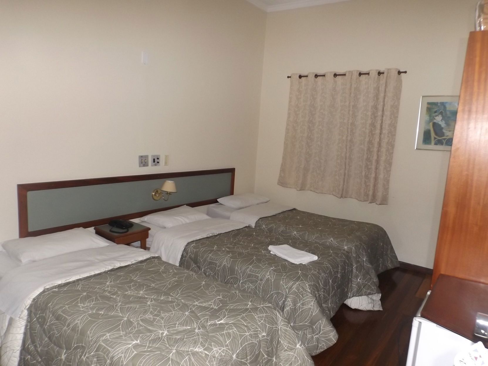Minibar, desk, free WiFi, bed sheets