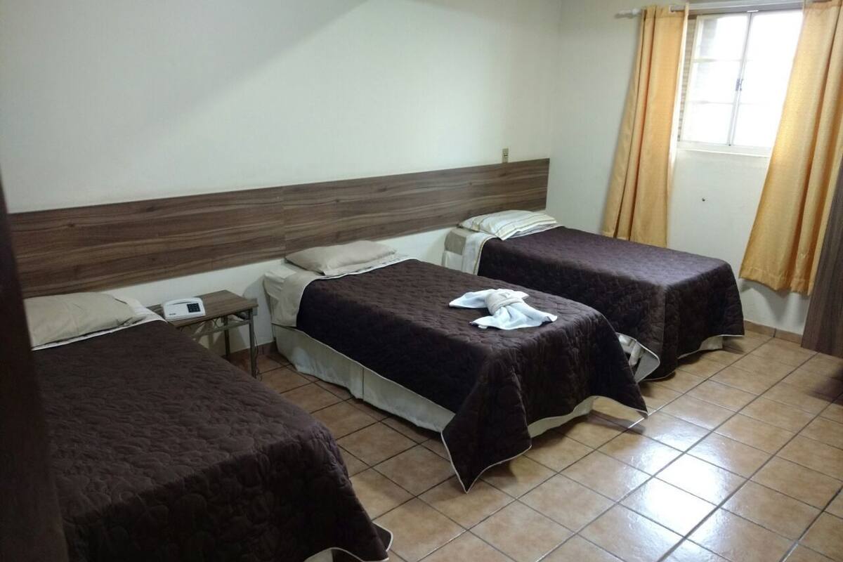 Minibar, wifi gratis, ropa de cama