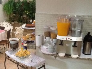 Free daily buffet breakfast - Telma Hotel (Bauru)