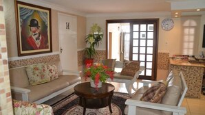Lobby sitting area - Telma Hotel (Bauru)