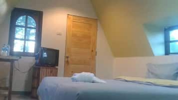 Queen Room with Fan | Free WiFi