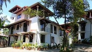 Gambar tidak terklasifikasi, 4 dari 12, tombol