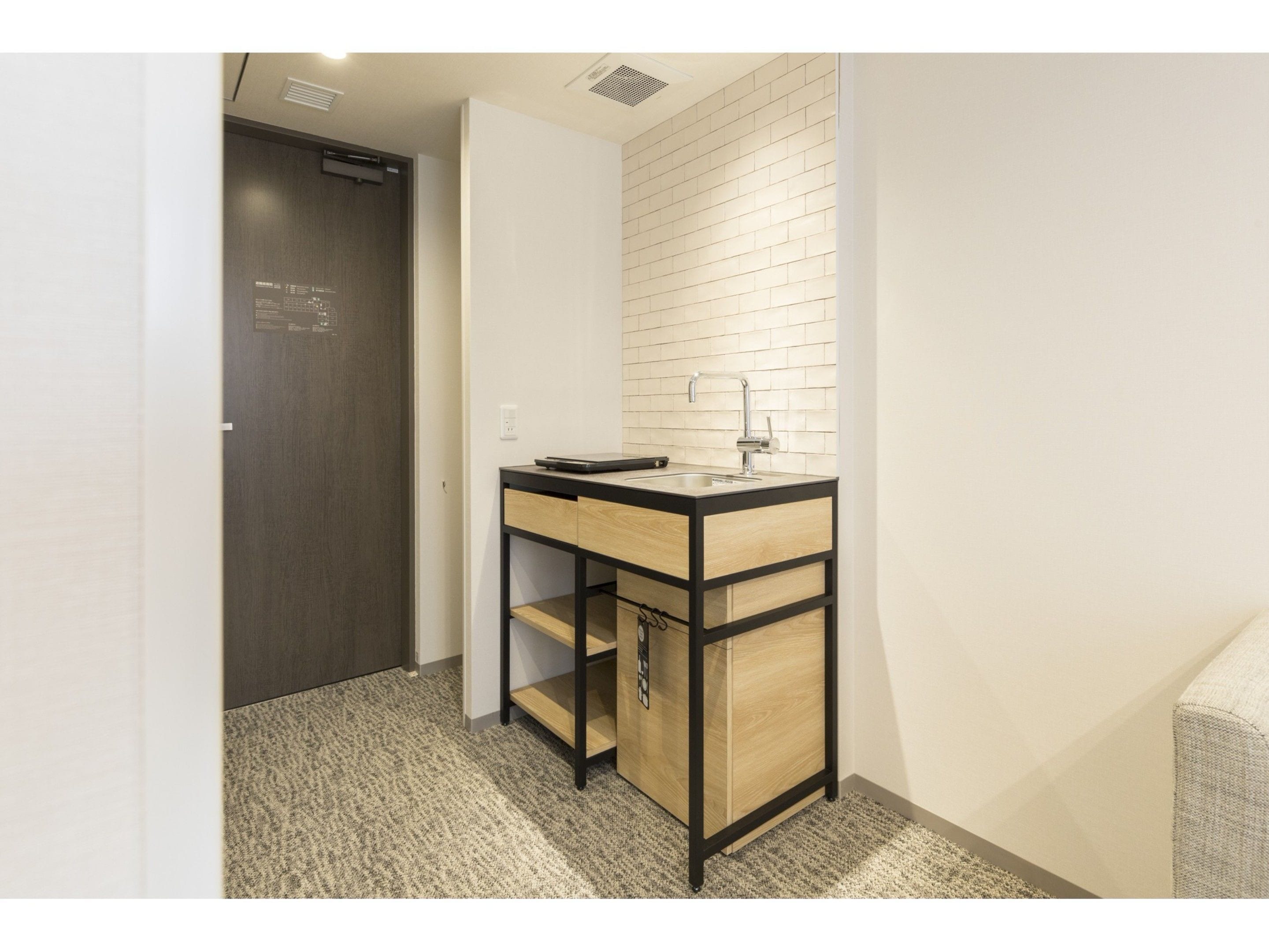 in-room safe, desk, free wifi