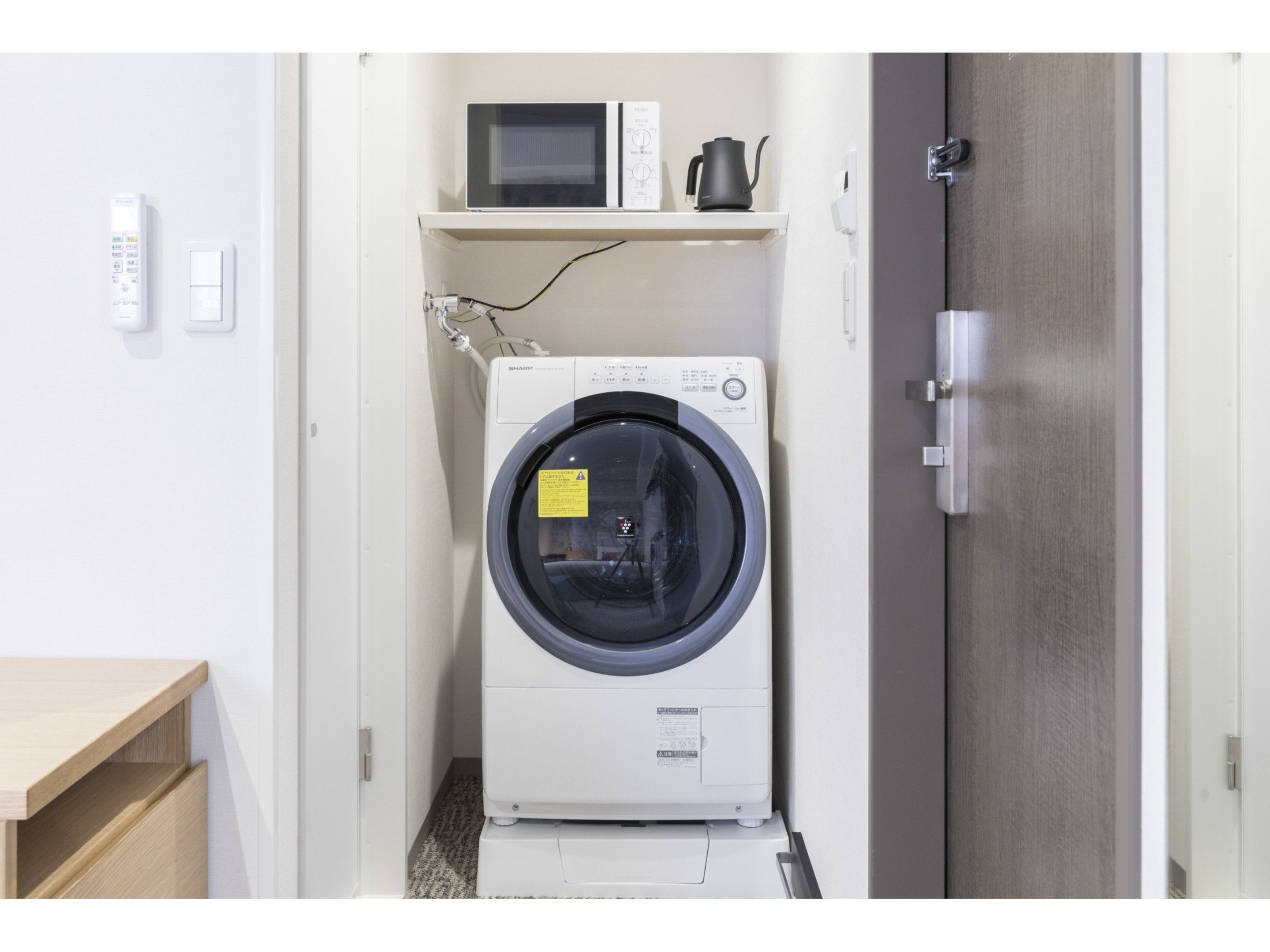 in-room safe, desk, free wifi