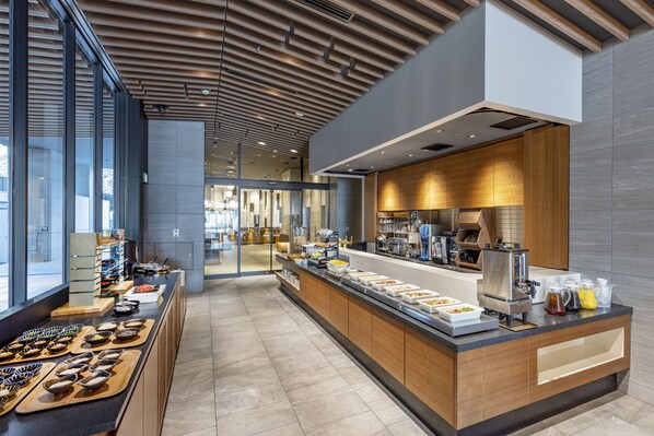 Desayuno buffet (JPY 1980 por persona)