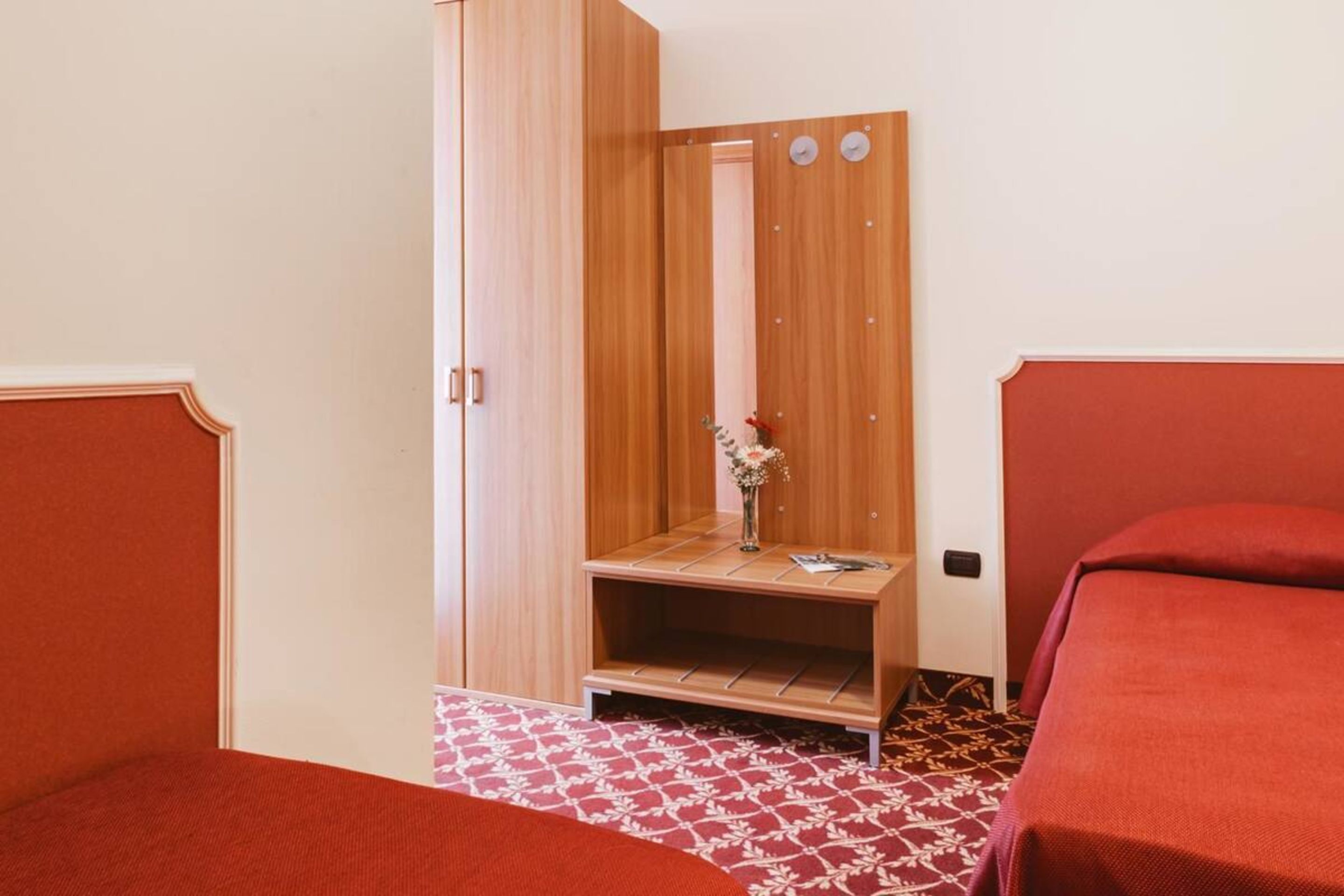 quadruple room | individually furnished, cots/infant beds, free wifi, bed sheets