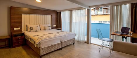 Standard Double Room with Balcony | 1 bedroom, premium bedding, in-room safe, soundproofing