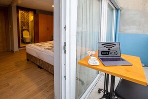 Standard Double Room with Balcony | Premium bedding, in-room safe, soundproofing, iron/ironing board - Pera Sultan Suite (Istanbul)