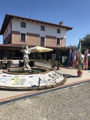 บริเวณภายนอก