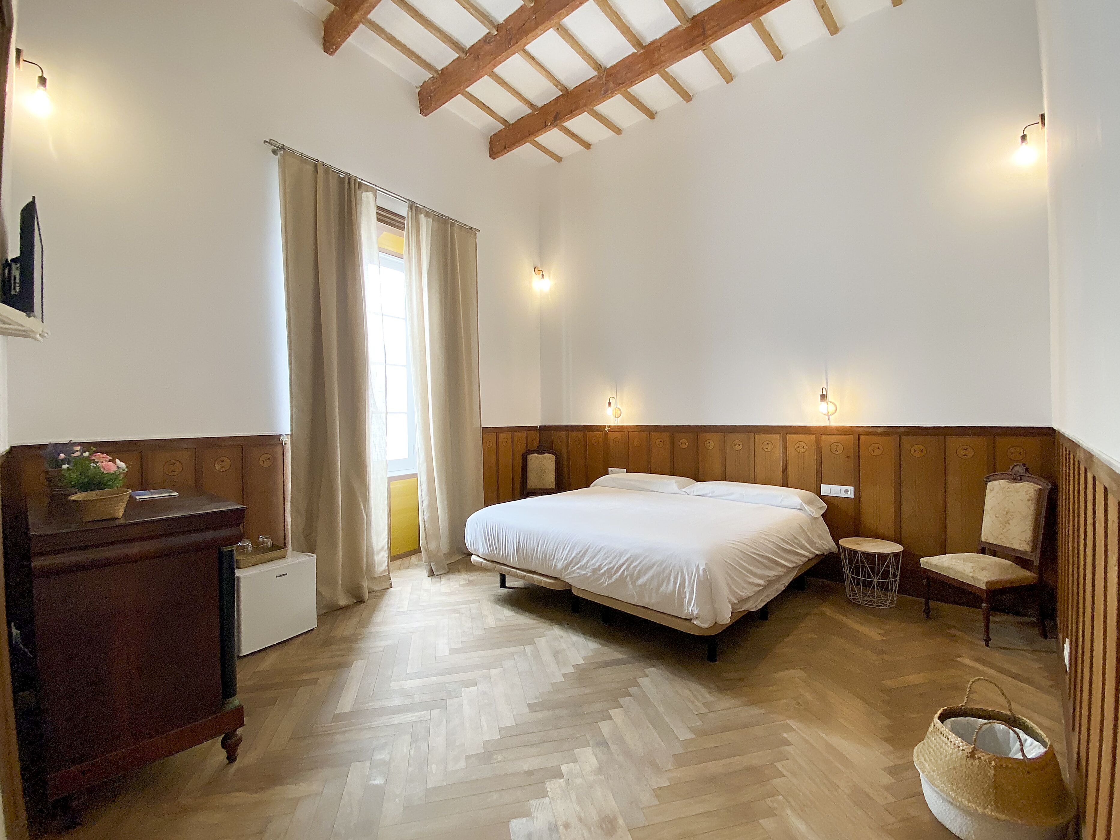 habitación doble superior 3 | minibar, in-room safe, individually decorated, individually furnished