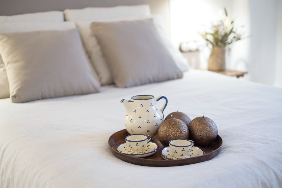 Kamar Double (Standard) | Minibar, brankas, meja kerja, dan kedap suara