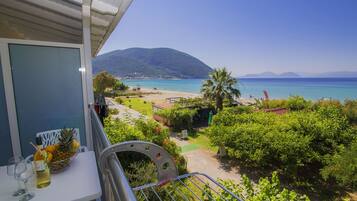 Monolocale, vista mare | 2 camere, biancheria da letto di alta qualità, una scrivania