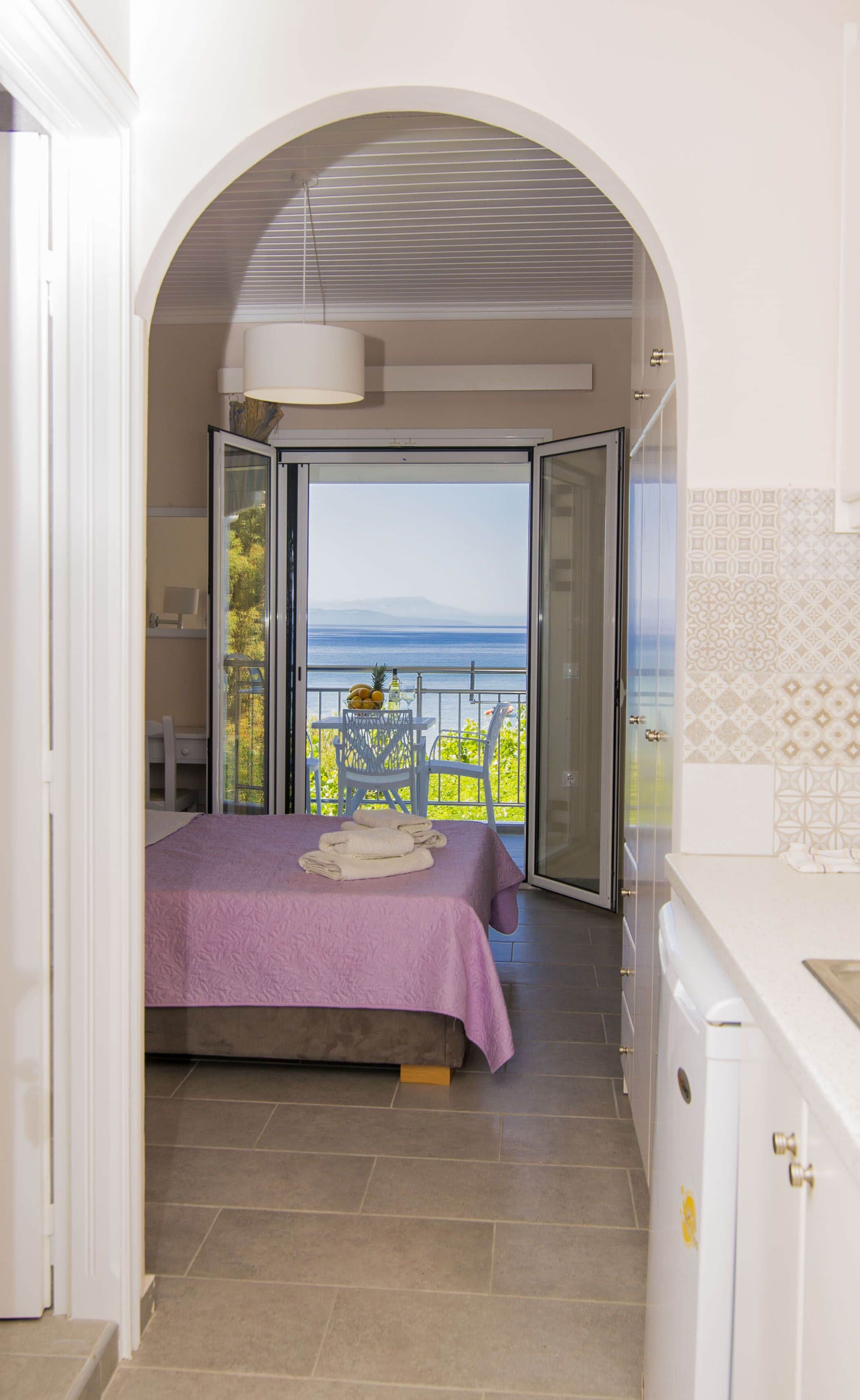 Estudio, vistas al mar | Ropa de cama de alta calidad, escritorio, cortinas opacas