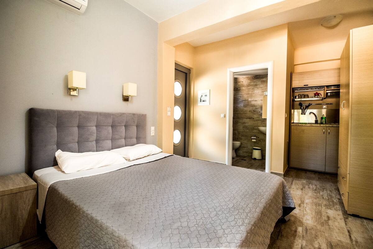 Ropa de cama de alta calidad, escritorio y cortinas blackout 