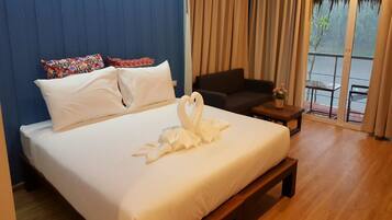 Riverside Standard Double Room | Desk, rollaway beds, free WiFi