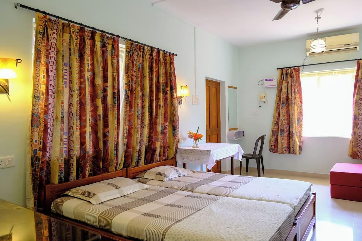 Twin Room with Air-Conditioning - Ground Floor | In-room safe, desk, laptop workspace, free WiFi