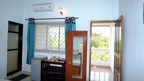 Twin Room with Balcony Upper Floor | In-room safe, desk, laptop workspace, free WiFi