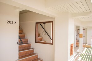 스탠다드 트윈룸, 싱글침대 2개 | 책상, 암막 커튼, 무료 WiFi