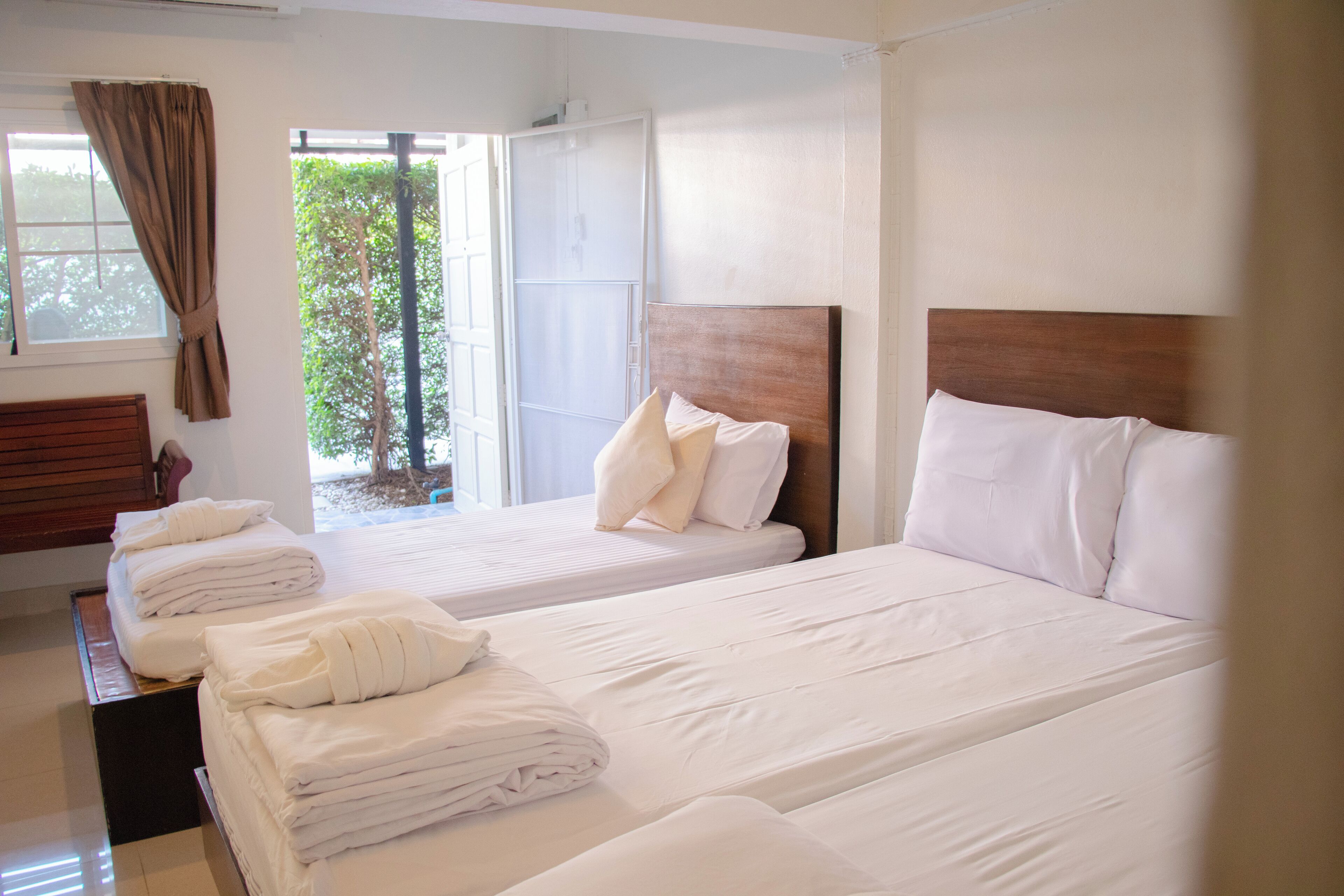 family room, non smoking | 1 bedroom, desk, blackout curtains, free wifi