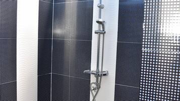 Douche de la salle de bain