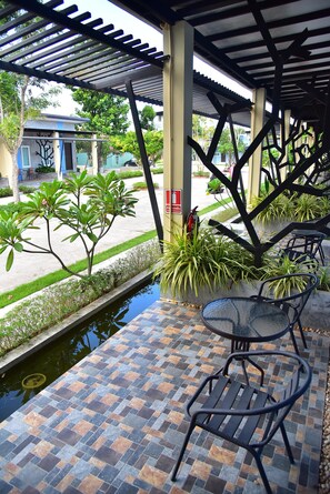 Terrace/patio - Lullaby Boutique Resort (Thap Sakae)