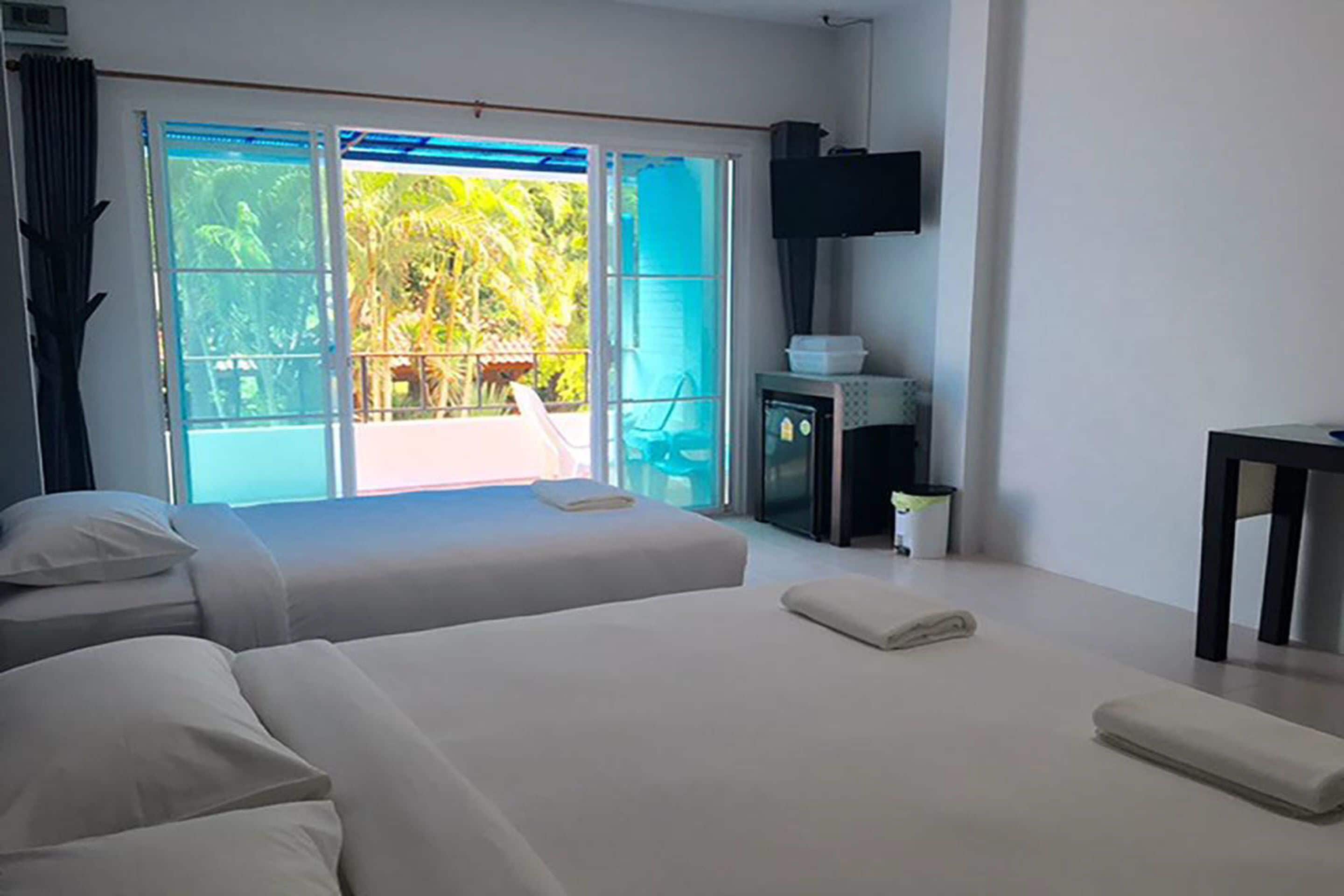 standard triple room | in-room safe, rollaway beds, free wifi