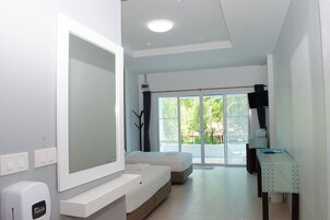 Standard Triple Room | In-room safe, rollaway beds, free WiFi