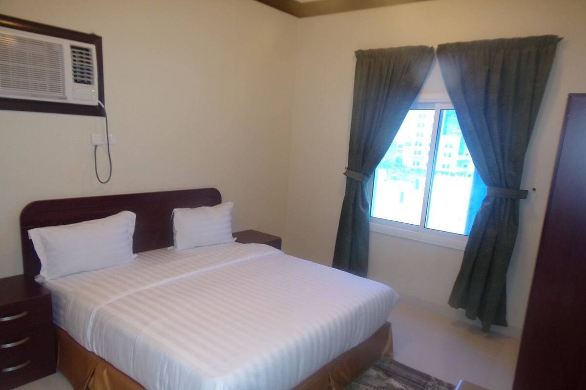 Verdunkelungsvorhänge, Bügeleisen/Bügelbrett, kostenloses WLAN