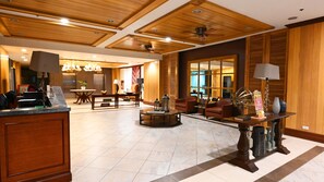 Lobby-Lounge
