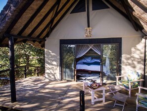 Deluxe Tent | Terrace/patio - Masuwe Lodge (Victoria Falls)
