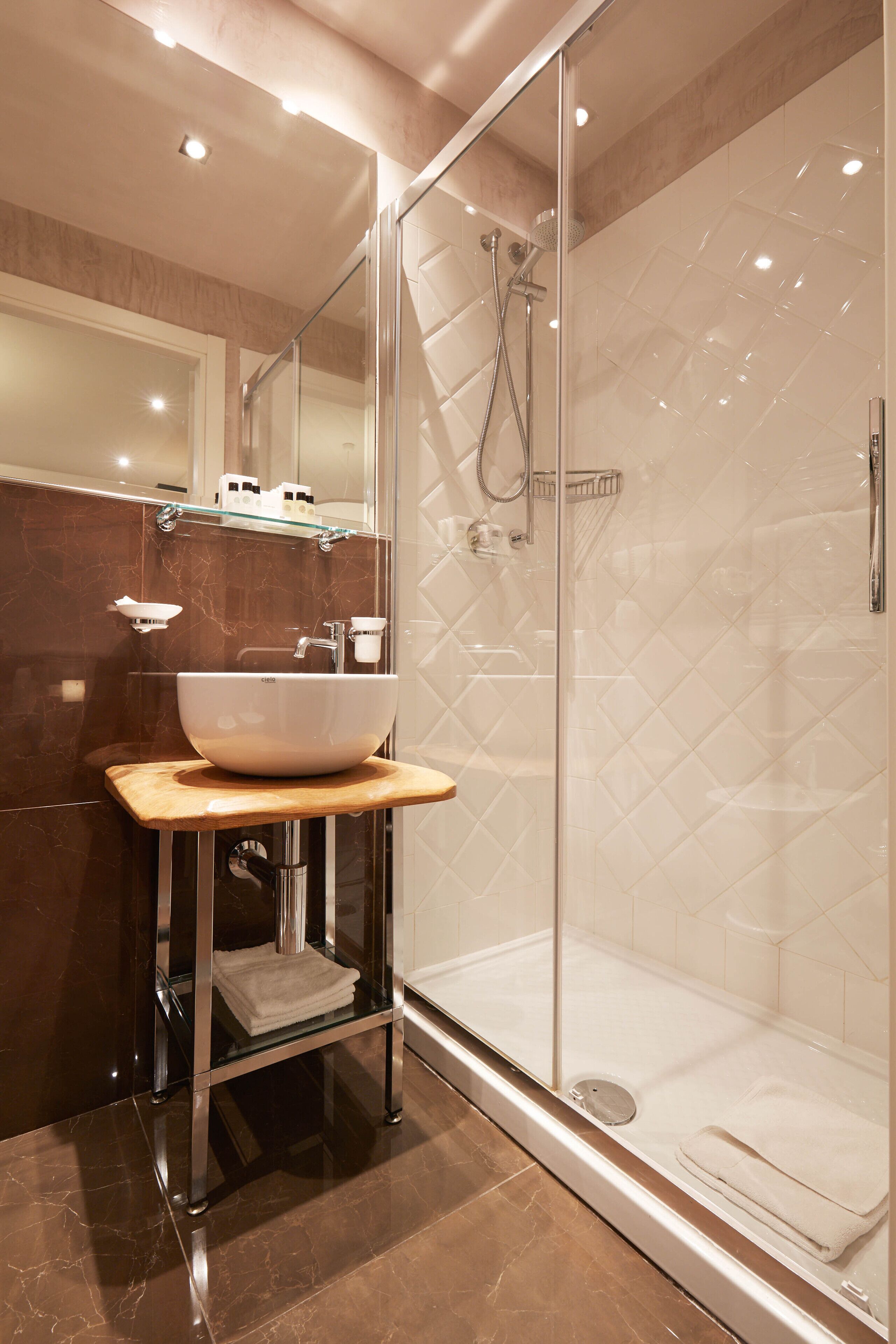 comfort triple room, allergy friendly (stair access only) | bathroom | shower, free toiletries, hair dryer, bathrobes