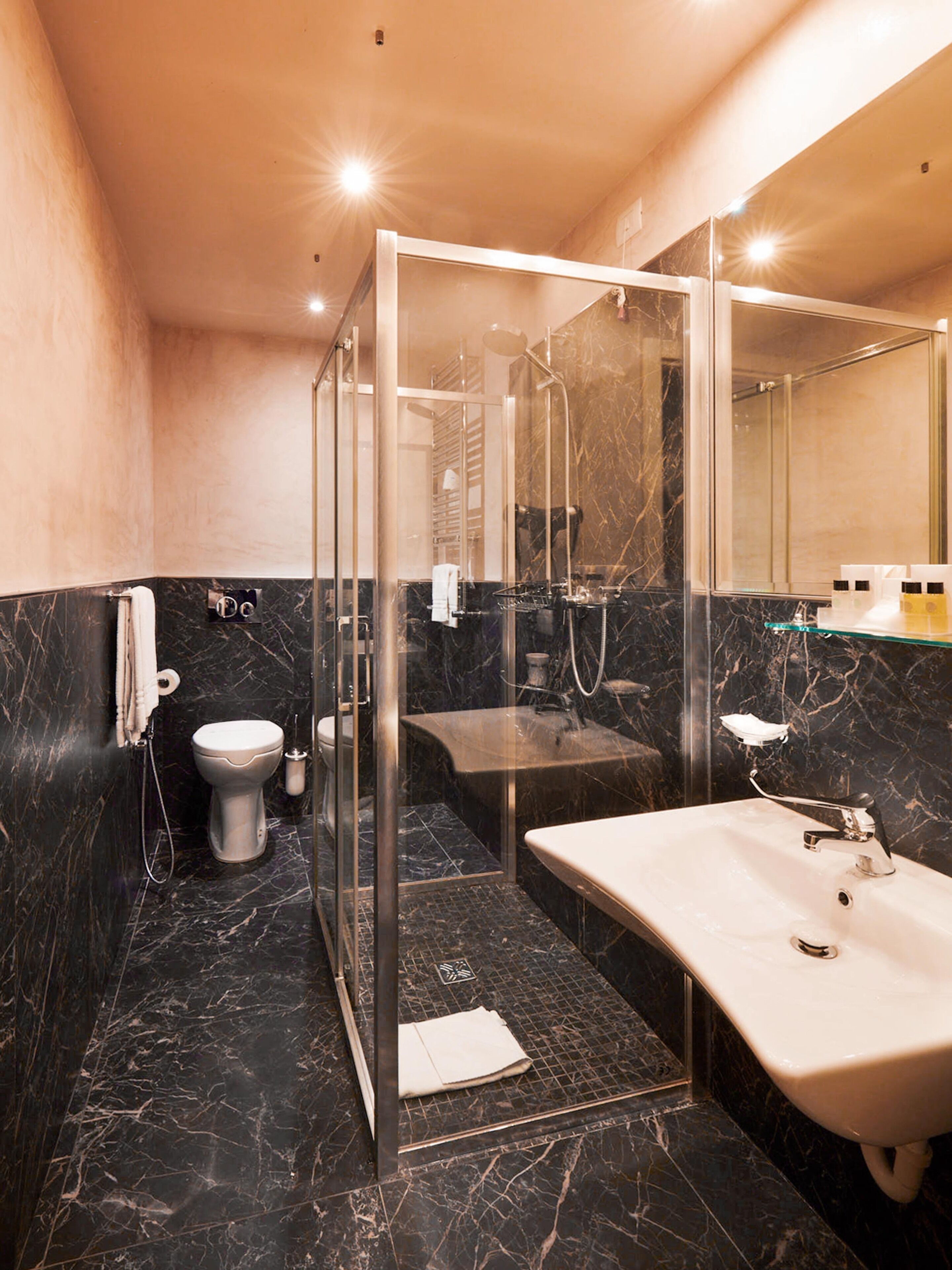 comfort triple room, allergy friendly (stair access only) | bathroom | shower, free toiletries, hair dryer, bathrobes