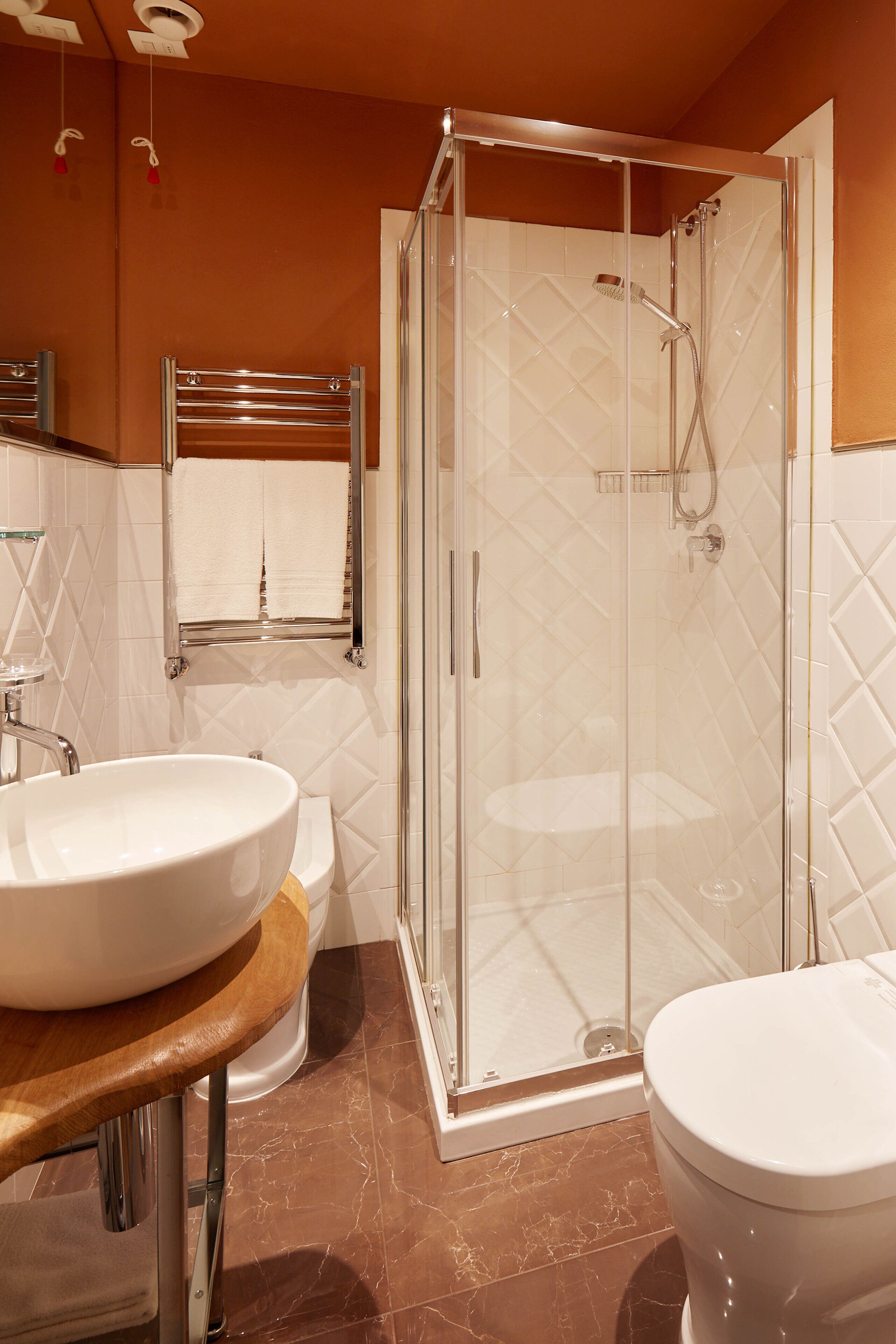 comfort double room, 1 king bed, allergy friendly (stair access only) | bathroom | shower, free toiletries, hair dryer, bathrobes