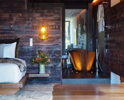 名牌洗护用品、吹风机、拖鞋、肥皂