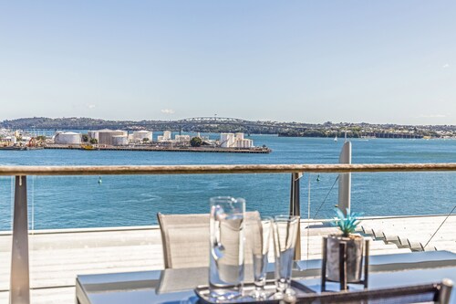 Luxury 3BR Waterfront Penthouse