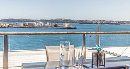 Luxury 3BR Waterfront Penthouse