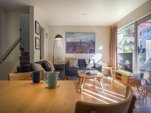 Townhouse – design, 3 soverom, kjøkken, ved fjell (Unit 4) | Spiseområde på rommet