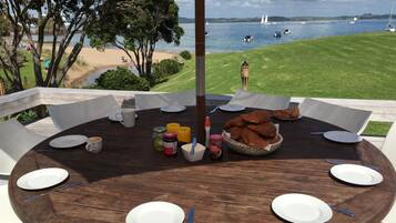 Khu ẩm thực ngoài trời