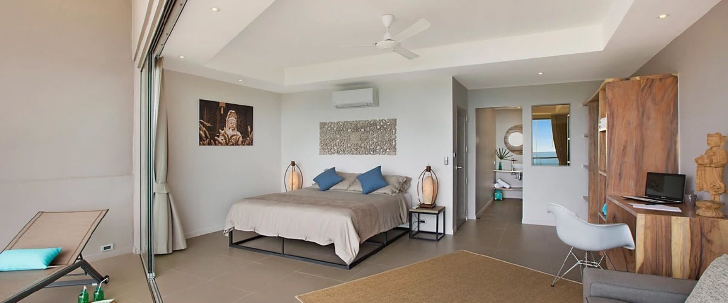 Apartment, 2 Bedrooms, Jetted Tub | 2 bedrooms, in-room safe, desk, soundproofing