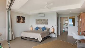 Apartment, 2 Bedrooms, Jetted Tub | 2 bedrooms, in-room safe, desk, soundproofing