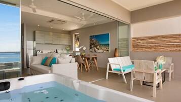 Apartment, 2 Bedrooms, Jetted Tub | 2 bedrooms, in-room safe, desk, soundproofing