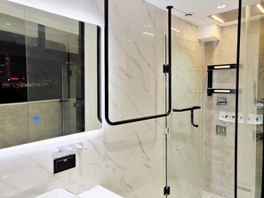 Premium Seaview Double Room with Balcony | Iron/ironing board, free WiFi - L’etoile de Mer (Hong Kong)