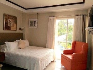 Desk, soundproofing, rollaway beds, free WiFi - Aberisse Pension Hotel (Dumaguete)