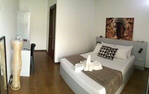 In-room safe, desk, cots/infant beds, free WiFi - Positano Alona Beach Panglao (Panglao)