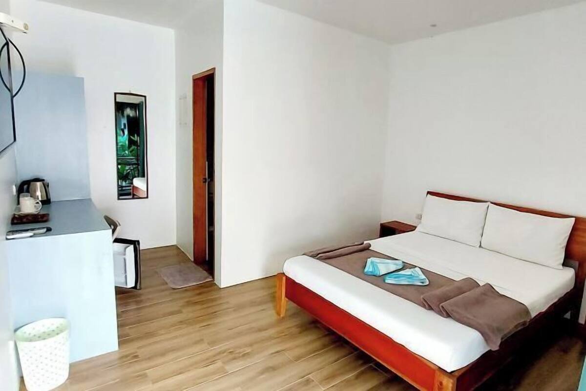 In-room safe, desk, cribs/infant beds, free WiFi