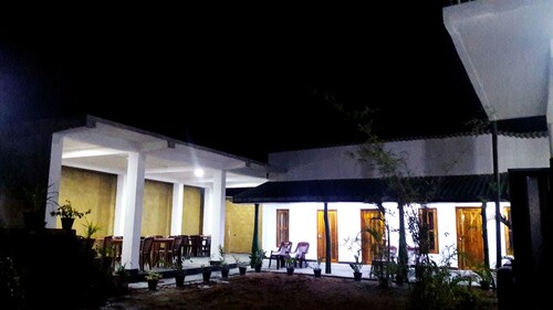 Eagle Safari Family Bungalow Udawalwe