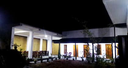 Eagle Safari Family Bungalow Udawalwe