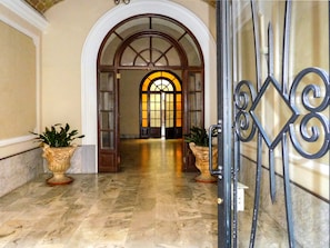 Entrada al alojamiento