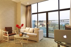 Deluxe King Room(6th Building)